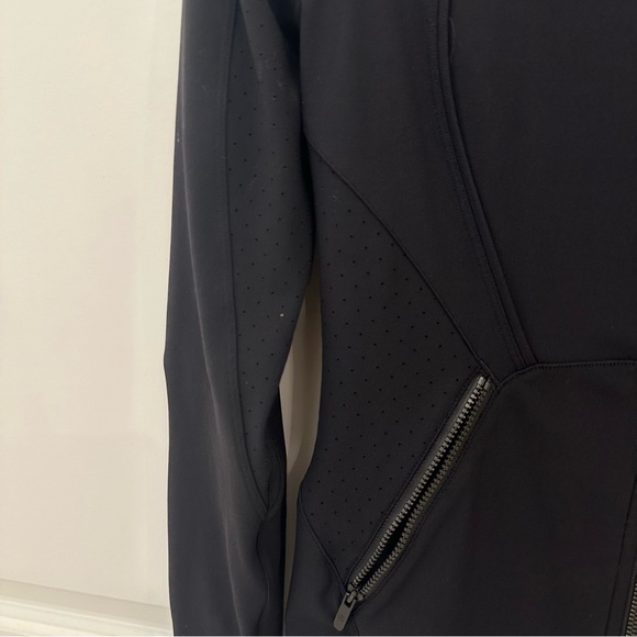 Black Lululemon jacket - Picture 6 of 11